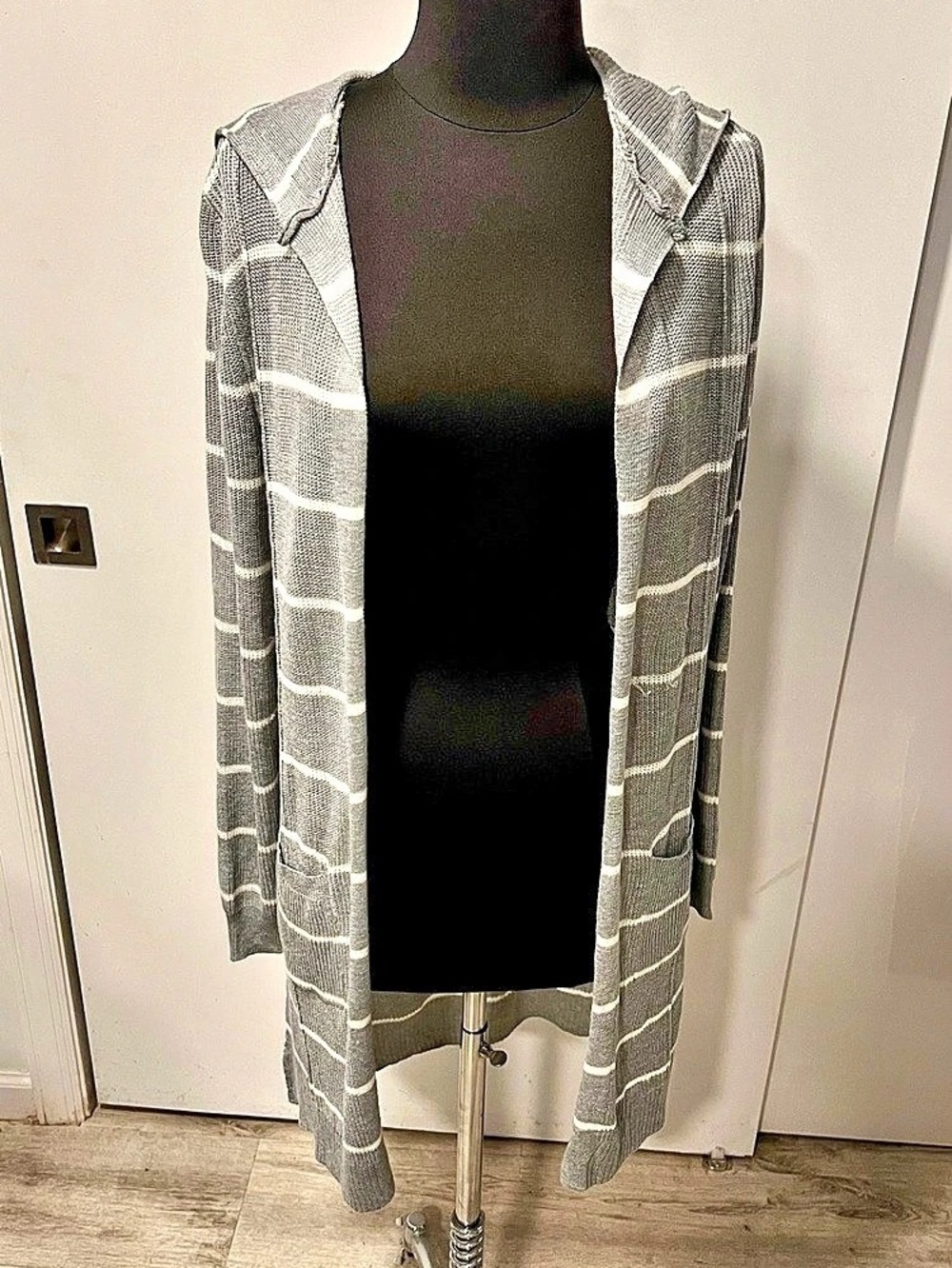 SO Sweater Striped Hooded Cardigan in Gray & White